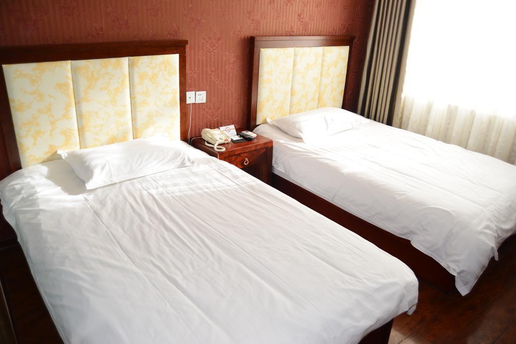 Super 8 Daxing Huangcun 2*